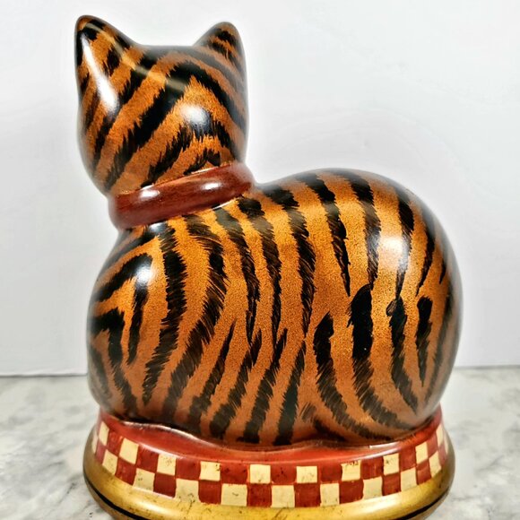 Vintage Raymond Waites “Toyo” Ceramic Cat Figurine Striped Tiger Cat - Picture 9 of 10